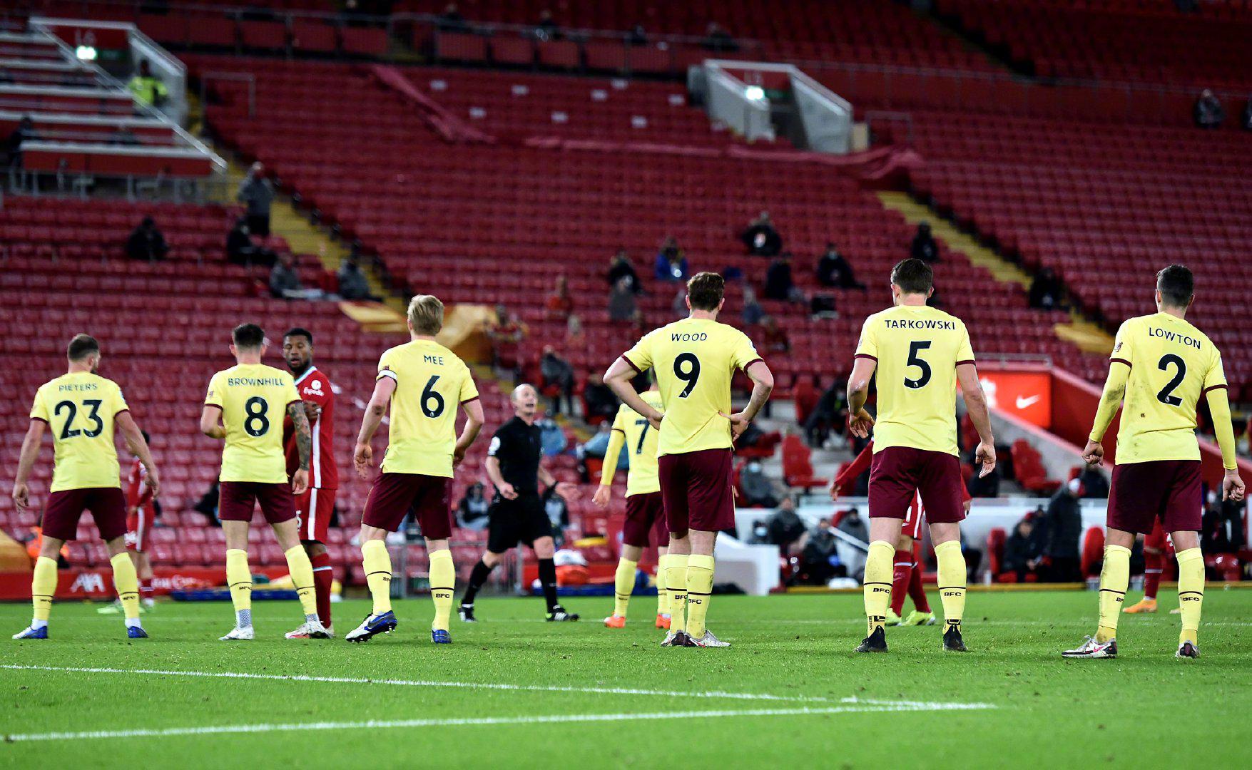 三连胜的背 三连胜的背